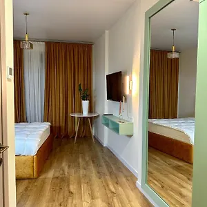 White Sails Residential מלון דירות